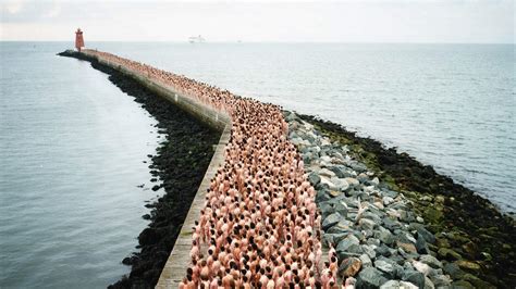 nude art|The Naked World of Spencer Tunick